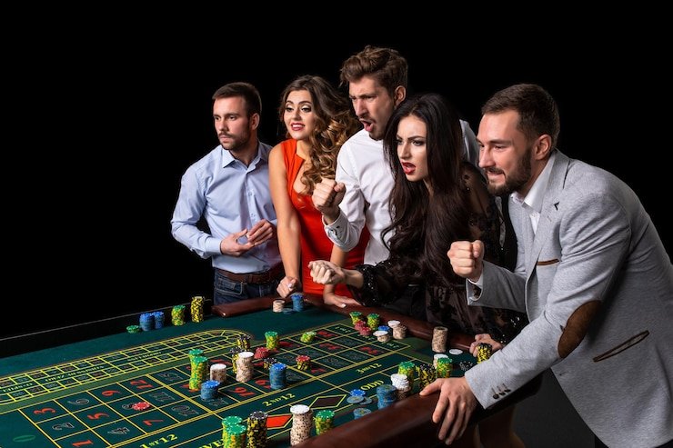 Antarmuka aplikasi mobile kuatbet menampilkan live dealer dan pasar sportsbook